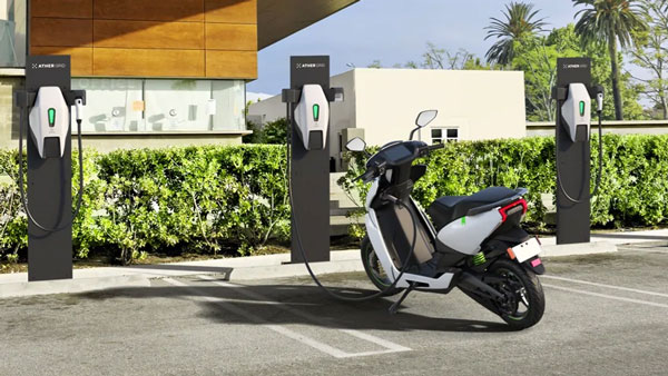 ஏத்தர் 450 எலெக்ட்ரிக் ஸ்கூட்டருக்கு புதிய சார்ஜர் அறிமுகம்!