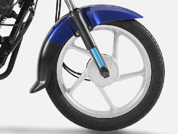 அதிரடியாக பிளாட்டினா பைக்கின் விலையை உயர்த்திய பஜாஜ்... எவ்வளவு உயர்த்தியது தெரியுமா?