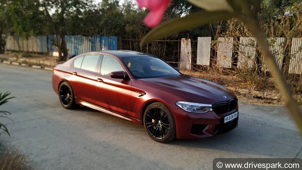 தந்தை பரிசளித்த விலை உயர்ந்த BMW காரை ஆற்றில் தள்ளிய மகன்... ஏன் என தெரிந்தால் அதிர்ந்து விடுவீர்கள்