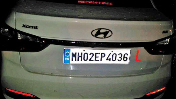 காரின் உரிமையாளருக்கு ஹெல்மெட் அணியவில்லை என செல்லாண்... போலீஸை அணுகிய உரிமையாளருக்கு காத்திருந்த பேரதிர்ச்சி!