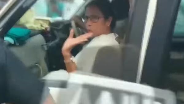 வீதியில் இறங்கி மம்தா அதிரடி... எதற்காக என தெரிந்தால் பாராட்டாமல் இருக்க மாட்டீர்கள்... வைரல் வீடியோ