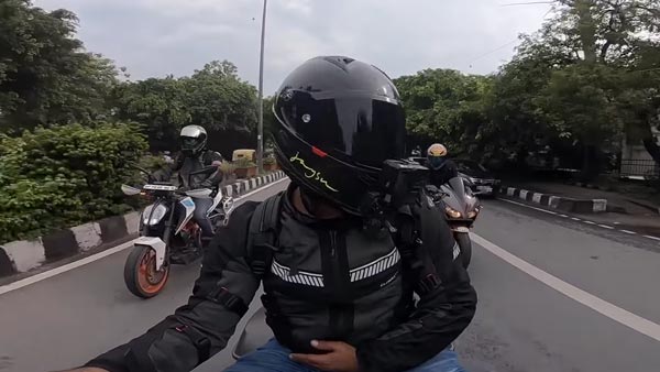 31 லட்ச ரூபாய் பைக்கை ஓட்டி வந்தவரை தடுத்து நிறுத்திய போலீசார்... காரணம் என்னவென்று தெரியுமா?