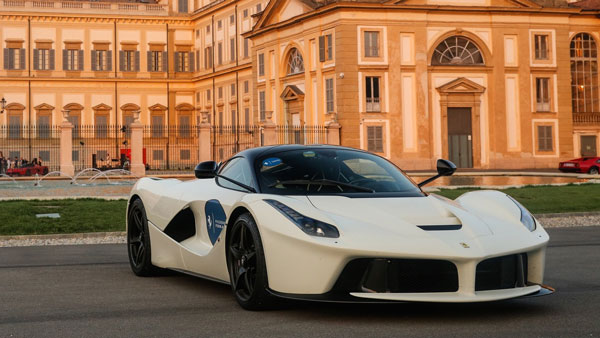 'தி ராக்' எத்தனை கார்களை வைத்திருக்கிறார் தெரியுமா...? வெளியுலகிற்கு வராத மலைக்க வைக்கும் தகவல்கள்...