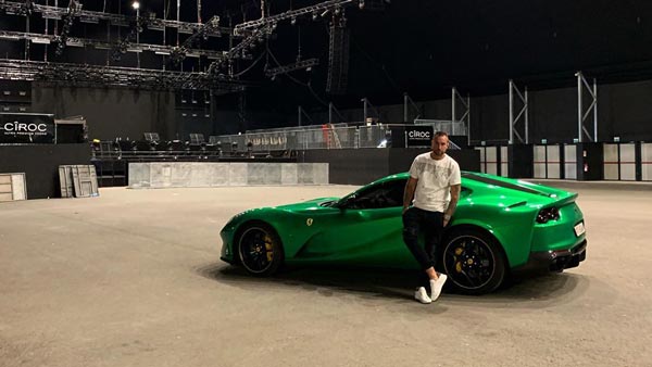 விநோதம்... இன்ஸ்டாகிராமில் புகைப்படம் பகிர்ந்ததற்காக வக்கீல் நோட்டீஸ் பெற்ற பிரபலம்...