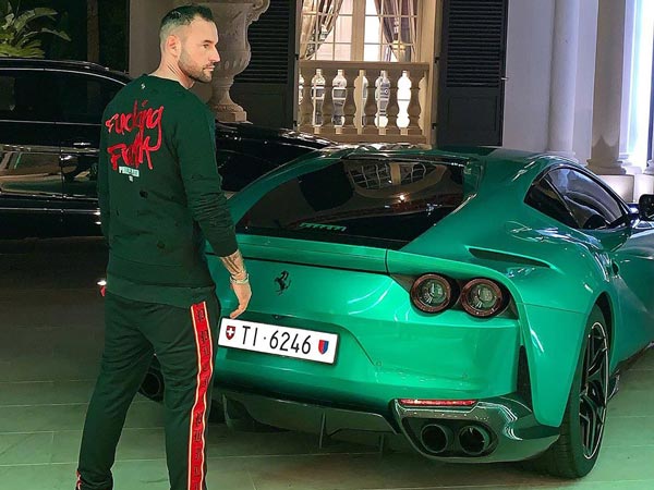 விநோதம்... இன்ஸ்டாகிராமில் புகைப்படம் பகிர்ந்ததற்காக வக்கீல் நோட்டீஸ் பெற்ற பிரபலம்...