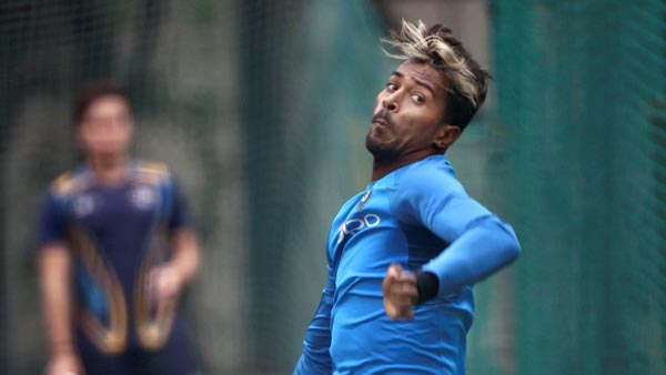 பாண்டியா சகோதரர்களுக்கு உச்சத்தில் குரு... ஹர்திக் வாங்கியதாக கூறப்படும் புதிய காரின் விலை தெரியுமா?