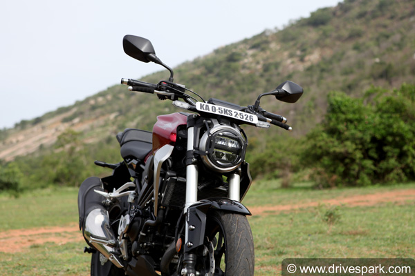 பஜாஜை தொடர்ந்து அதிர்ச்சி தகவலை வெளியிட்ட ஹோண்டா... அதிர்ச்சியில் ரசிகர்கள்!