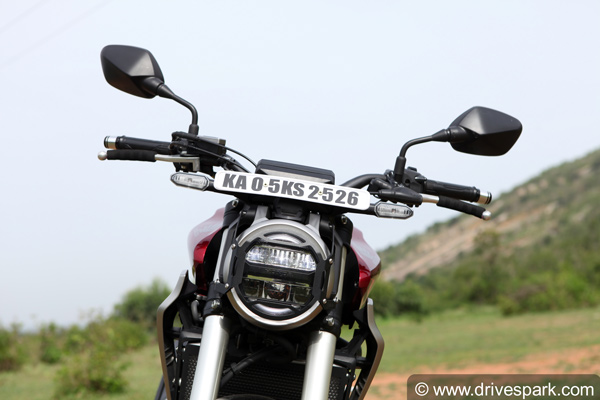 பஜாஜை தொடர்ந்து அதிர்ச்சி தகவலை வெளியிட்ட ஹோண்டா... அதிர்ச்சியில் ரசிகர்கள்!