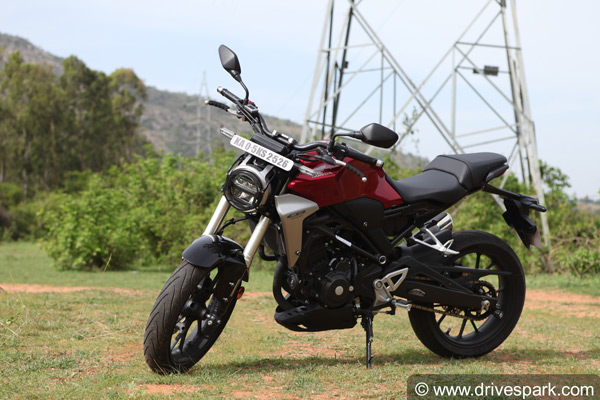 பஜாஜை தொடர்ந்து அதிர்ச்சி தகவலை வெளியிட்ட ஹோண்டா... அதிர்ச்சியில் ரசிகர்கள்!