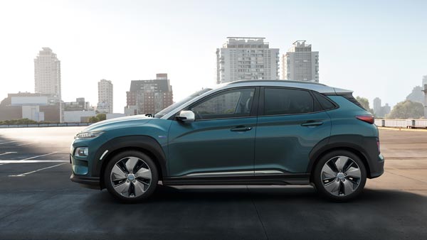 கொடியசைத்து அனுப்பி வைத்த எடப்பாடி: பச்சை நிற பிளேட்டில் உரிமையாளரை வந்தடைந்த கோனா...