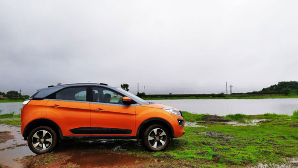 2 கால்களும் செயலிழந்த மாற்றுத்திறனாளி டாடா காரை ஓட்டும் மாயாஜாலம்... எப்படி சாத்தியமானது தெரியுமா?