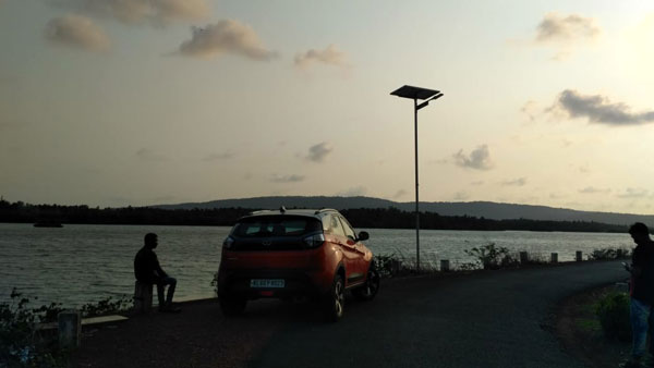 2 கால்களும் செயலிழந்த மாற்றுத்திறனாளி டாடா காரை ஓட்டும் மாயாஜாலம்... எப்படி சாத்தியமானது தெரியுமா?