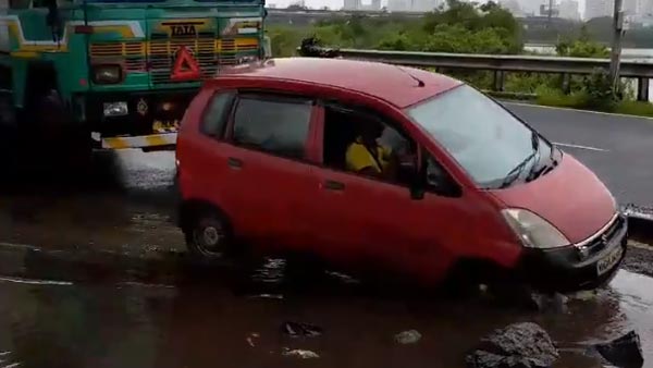 மாநகராட்சிக்கு உயர் நீதிமன்றம் அதிரடி உத்தரவு: மகிழ்ச்சியில் வாகன ஓட்டிகள்... என்னனு தெரிஞ்சா நீங்களும் சந்தோஷப்படுவீங்க!