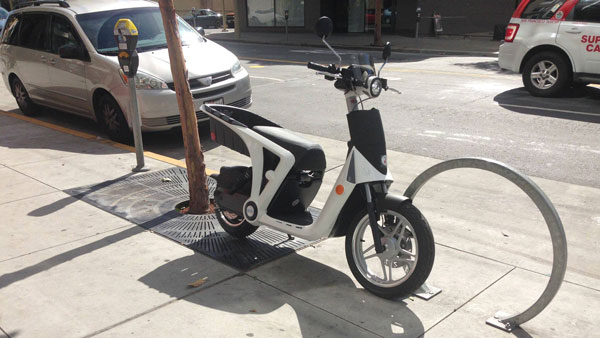 கார்களை தொடர்ந்து மின்சார ஸ்கூட்டரை களமிறக்கும் மஹிந்திரா... இதன் சிறப்பு என்ன தெரியுமா...?