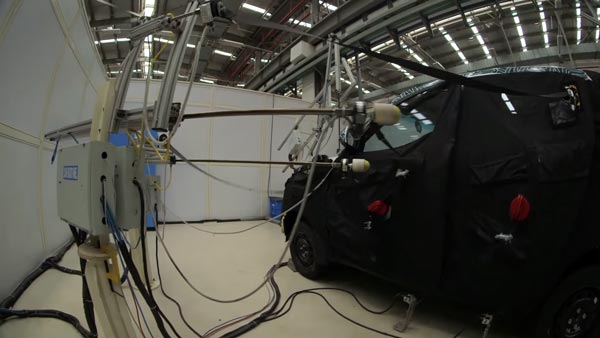 பரிதாப நிலையில் இந்திய வாகனத்துறை: அதிர்ச்சியான முடிவெடுத்த மஹிந்திரா!!!