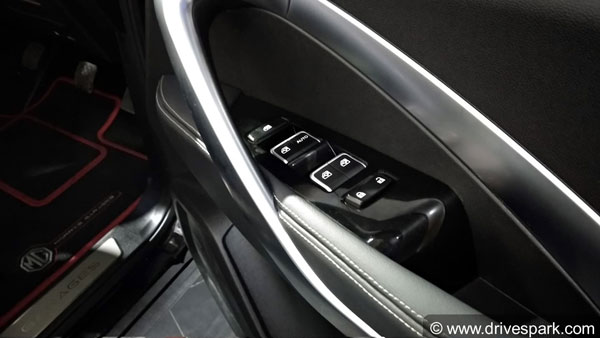 இதுவரை யாரும் வெளியிடாத சிறப்பு சலுகையை அறிவித்த எம்ஜி... மகிழ்ச்சியில் வாடிக்கையாளர்கள்!