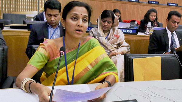 பெண் எம்பி வந்த கார் மீது போலீசார் நடவடிக்கை... அந்த மூத்த அரசியல் தலைவரின் மகள் யார் என தெரியுமா?