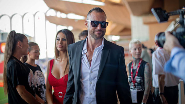 விநோதம்... இன்ஸ்டாகிராமில் புகைப்படம் பகிர்ந்ததற்காக வக்கீல் நோட்டீஸ் பெற்ற பிரபலம்...