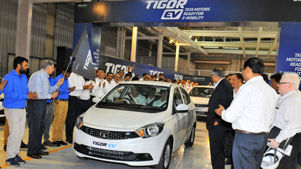 சரவெடி வெடிக்க போகும் இந்தியாவின் டாடா.. புதிய எலெக்ட்ரிக் காரில் எவ்வளவு கிமீ பயணிக்கலாம் தெரியுமா?