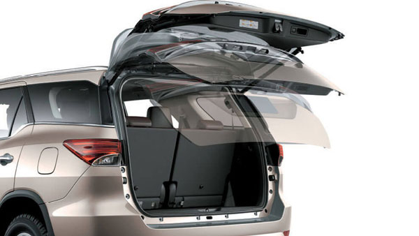 இன்னமும் இந்த டொயோட்டா காரை கண்ணை மூடிக்கொண்டு வாங்கும் மக்கள்... உண்மையான காரணம் என்ன தெரியுமா?