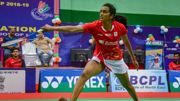 பிவி சிந்துவுக்கு பல லட்சம் மதிப்புள்ள கார் பரிசு... வழங்கிய பிரபலங்கள் யார் தெரியுமா...?