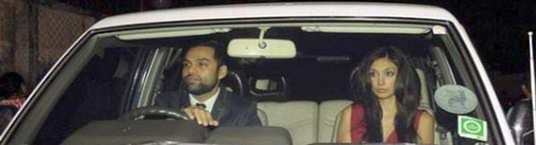 காரை விற்பனை செய்யும் சிவகார்த்திகேயன் பட வில்லன்... நீங்களே எளிதாக வாங்கலாம்... அவ்வளவு மலிவான விலை