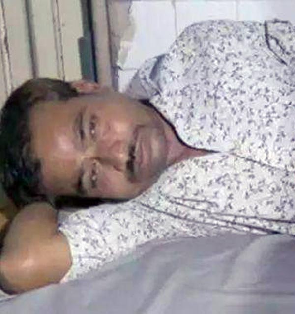 நாட்டையே உலுக்கிய சம்பவம்... பினாயில் குடித்து தற்கொலைக்கு முயன்ற ரிக்ஸா டிரைவர்... ஏன் தெரியுமா?