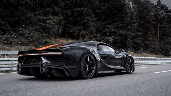 நினைத்து பார்க்க முடியாத வேகத்தை தொட்டு அசத்திய புகாட்டி சிரோன் கார்!