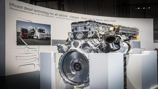 பெட்ரோல், டீசல் எஞ்சின்களுக்கு குட்பை சொல்ல டெய்ம்லர் முடிவு!