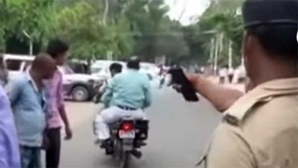 விதிமீறலில் ஈடுபட்ட மாவட்ட நீதிபதி: போலீஸாரின் அதிரடியால் அம்பலம்... என்ன செய்தார் என தெரிந்தால் கோபப்படுவீர்கள்!