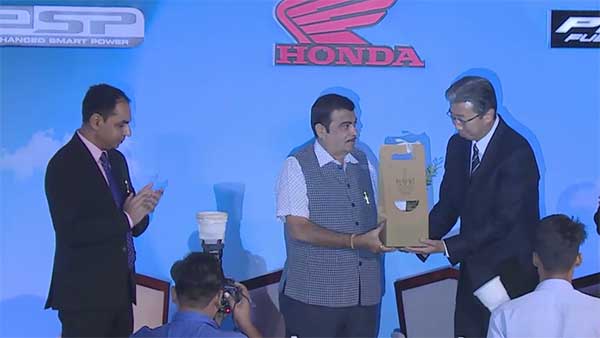 டூ வீலர்களுக்கு சிறப்பு சலுகையை அறிவித்த ஹோண்டா... என்னென்ன சலுகையை அறிவிச்சிருக்கு தெரியுமா...? டூ வீலர்களுக்கு சிறப்பு சலுகையை அறிவித்த ஹோண்டா... என்னென்ன சலுகையை அறிவிச்சிருக்கு தெரியுமா...?