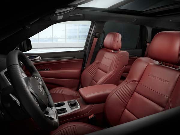 இந்தியாவின் முதல் அதிக சக்தியுடைய எஸ்யூவி காரில் வலம் வந்த பிரபல கிரிக்கெட் வீரர்... யார் என தெரிஞ்சா ஆச்சரியப்படுவீங்க!