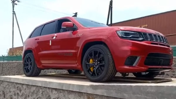 இந்தியாவின் முதல் அதிக சக்தியுடைய எஸ்யூவி காரில் வலம் வந்த பிரபல கிரிக்கெட் வீரர்... யார் என தெரிஞ்சா ஆச்சரியப்படுவீங்க!