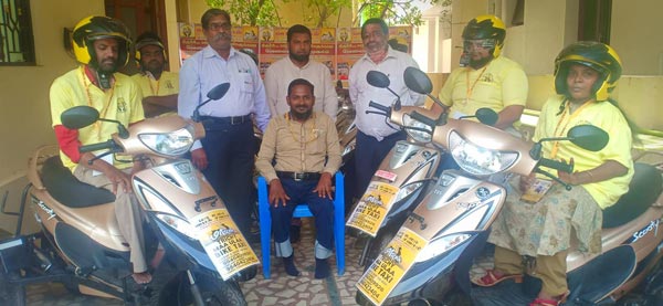 சூப்பர்... திருச்சி மாநகரை கலக்கும் மாற்றுத்திறனாளிகளின் ஸ்கூட்டர் டாக்ஸி! கட்டணம் எவ்வளவு தெரியுமா?