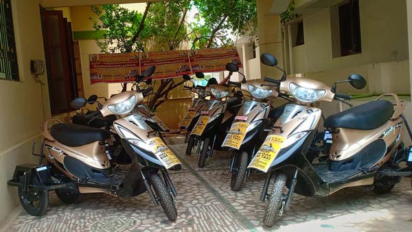 சூப்பர்... திருச்சி மாநகரை கலக்கும் மாற்றுத்திறனாளிகளின் ஸ்கூட்டர் டாக்ஸி! கட்டணம் எவ்வளவு தெரியுமா?