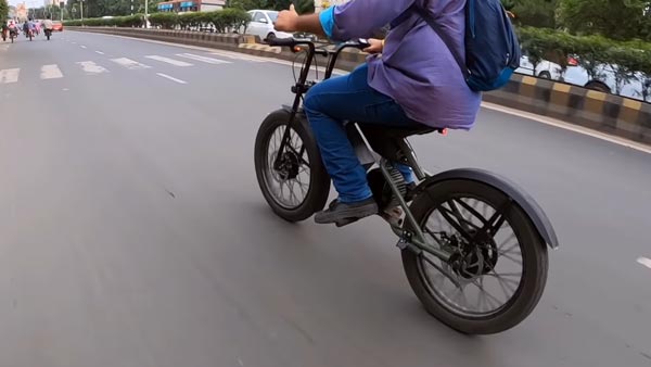 ஹெல்மெட், லைசென்ஸ், பதிவெண் எதுவுமே வேண்டாம்: போலீசும் அபராதம் விதிக்க மாட்டங்க... சூப்பர் இ-பைக் அறிமுகம்!