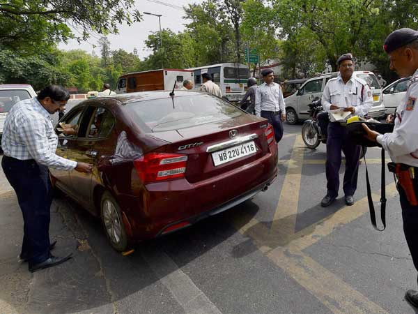 மோடி அரசுக்கு எதிராக எடப்பாடியார்... அபராத விஷயத்தில் தமிழகம் அதிரடி முடிவு... என்னவென்று தெரியுமா?