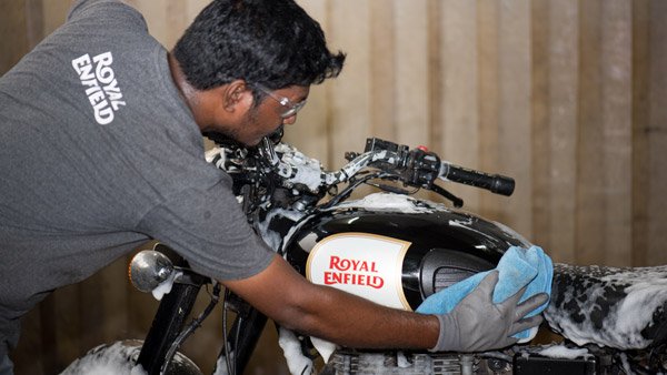 தயாராகுங்கள்... தண்ணீரில் காரை சுத்தம் செய்ய தடை...? அரசு அதிரடி!!!