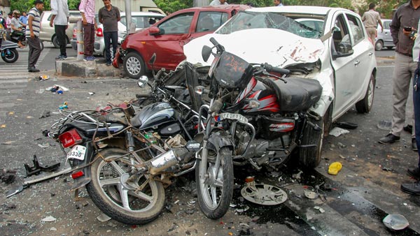 பைக்கை கொளுத்திய இளைஞர்... மோடி அரசின் திட்டம் வேலை செய்ய துவங்கியது!!