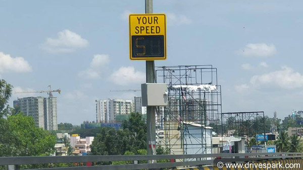 போலீஸின் அடாவடி தனத்தால் பாதிக்கப்பட்ட வாகன ஓட்டி: குமுறும் இளைஞர்... அதிர்ச்சி தகவல்!