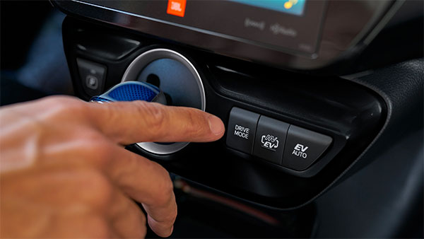 டொயோட்டா பிரையஸ் பிரைம் கார் இந்தியாவில் அறிமுகமாகிறது!