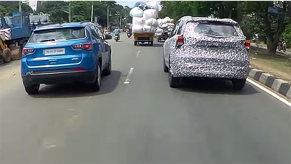 புதிய மஹிந்திரா எக்ஸ்யூவி500 எஸ்யூவியின் ஸ்பை படங்கள்!