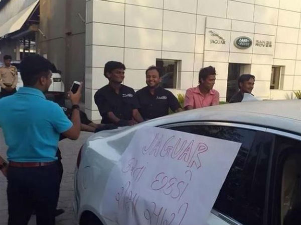 ஹோண்டா அமேஸ் காரில் பிரச்னைக்கு நூதன போராட்டம்