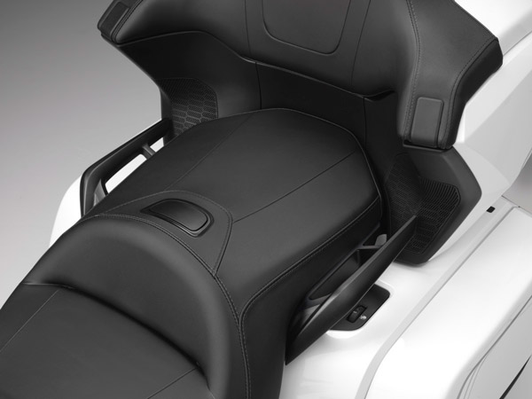 புதிய ஹோண்டா கோல்டுவிங் மோட்டார்சைக்கிள் அறிமுகம்! புதிய ஹோண்டா கோல்டுவிங் மோட்டார்சைக்கிள் அறிமுகம்!