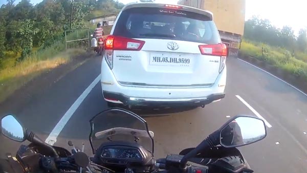 ஏபிஎஸ் வசதி ஏன் முக்கியம்..? அதிவேகத்தில் பைக்கர்களின் உயிரை பல முறை காப்பாற்றும் வீடியோக்களின் தொகுப்பு!