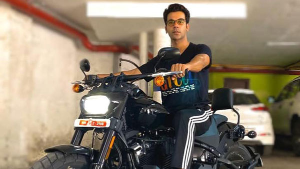 புதிய ஹார்லி டேவிட்சன் பைக்கை வாங்கிய பிரபல நடிகர்... விலைய மட்டும் யாருகிட்டயும் சொல்லிராதீங்க...