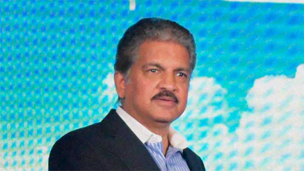 ஆச்சரியம்... பேங்க் வேலையை உதறி தள்ளியவருக்கு பரிசுகளும், பாராட்டுகளும் குவிகின்றன... ஏன் தெரியுமா?