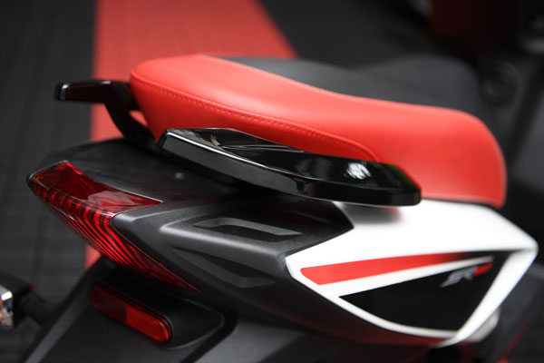 40 நாட்கள் 10,000 கிமீ: சென்னை இளைஞரின் புதிய சாதனை... இந்த ஸ்கூட்டரிலா இவ்வளவு தூரம் பயணித்தார்..?