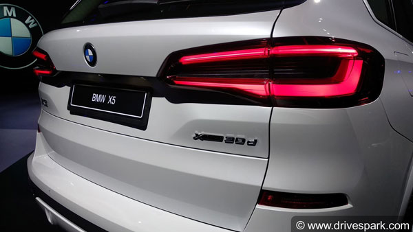 லிஃப்ட் கேட்டு பல லட்சம் மதிப்புள்ள காரை திருடிய போலி போலீஸ்... இவர் யார் என்று தெரிந்தால் அதிர்ந்துபோவீர்கள்...