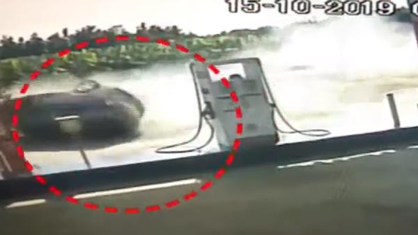 திடீரென கார் குறுக்கே வந்ததால் விபத்து... டிவைடரின்மீது மோதி 10 அடி உயரத்திற்கு பறந்த டொயெட்டா இன்னோவா.. பரபரப்பு வீடியோ!